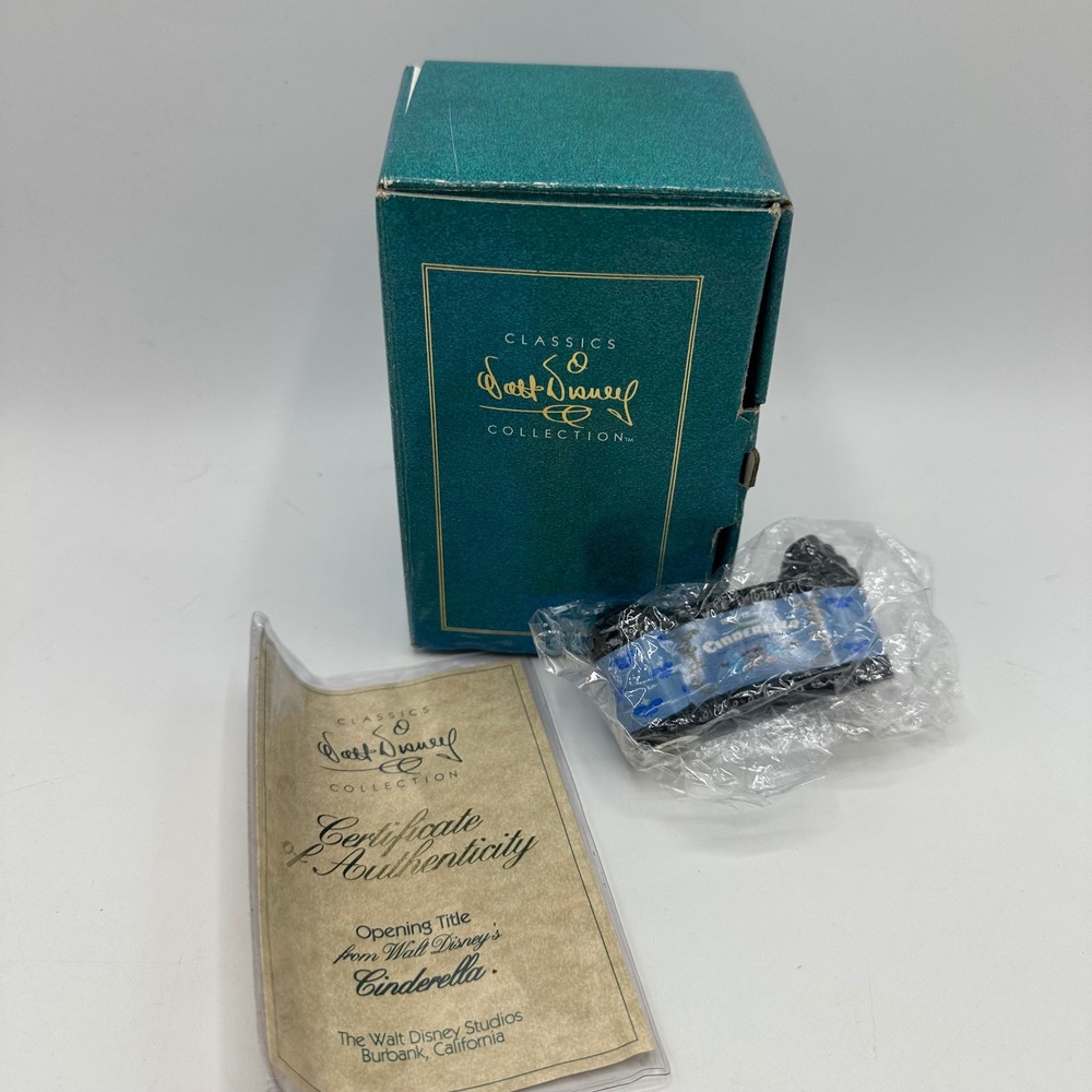 WDCC Disney Cinderella Opening Title Figurine Scroll COA Boxed